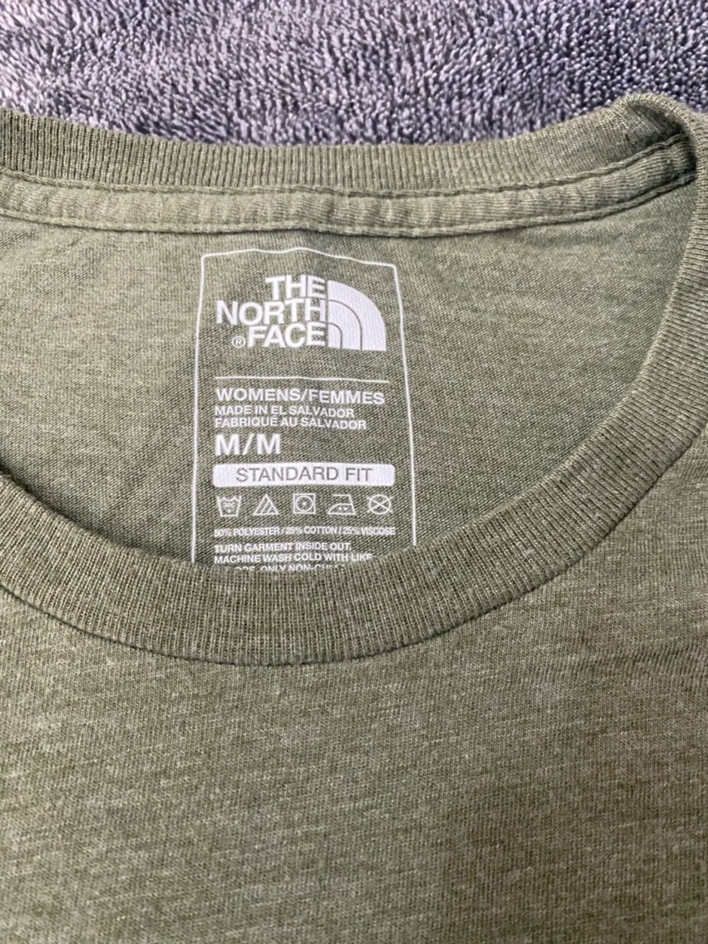 The North Face "So Hot Right Now" Polar Bear Woman’s Graphic Tee Size Medium - Picture 6 of 8